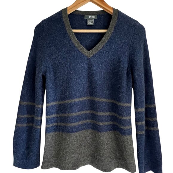 Griffen Cashmere V-Neck Sweater Women’s M Blue Gray Striped Quiet Luxury - Picture 2 of 8